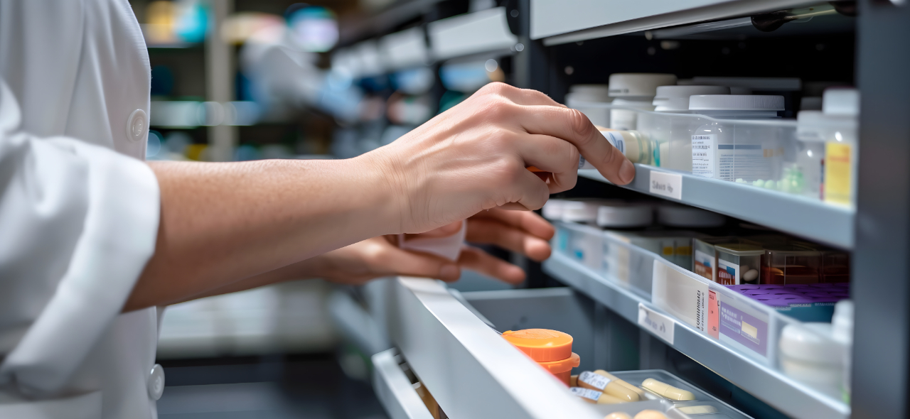 Decisão do STF sobre o fornecimento de medicamentos pelo SUS limita acesso a tratamentos de alto custo para pacientes graves.